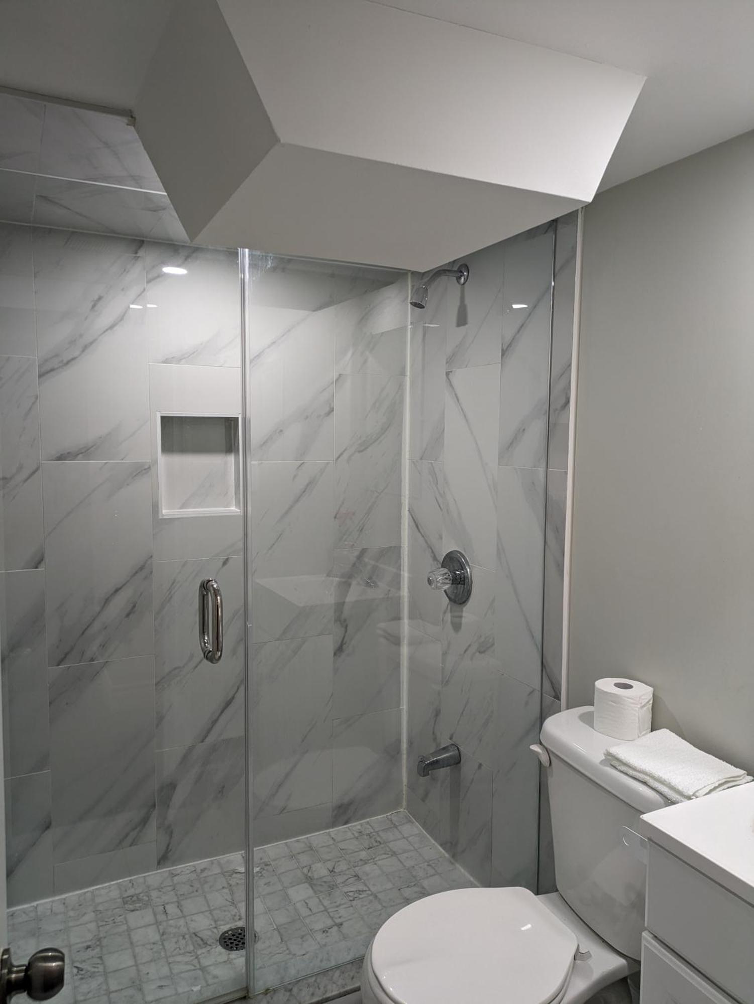 Stunning Furnished 2Bedroom/2Washroom Apartment Brampton Exteriér fotografie