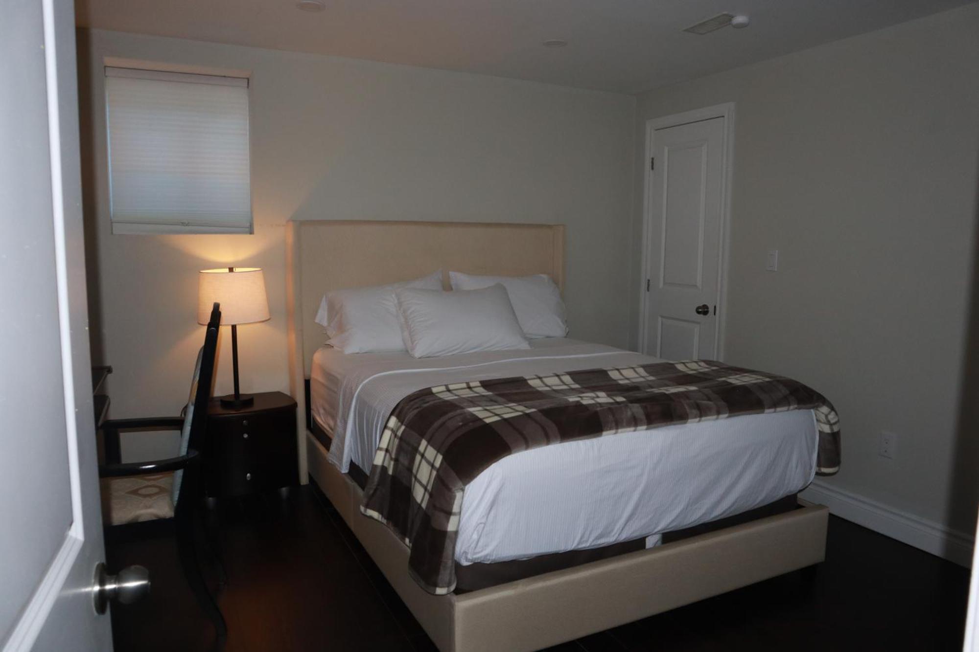 Stunning Furnished 2Bedroom/2Washroom Apartment Brampton Exteriér fotografie
