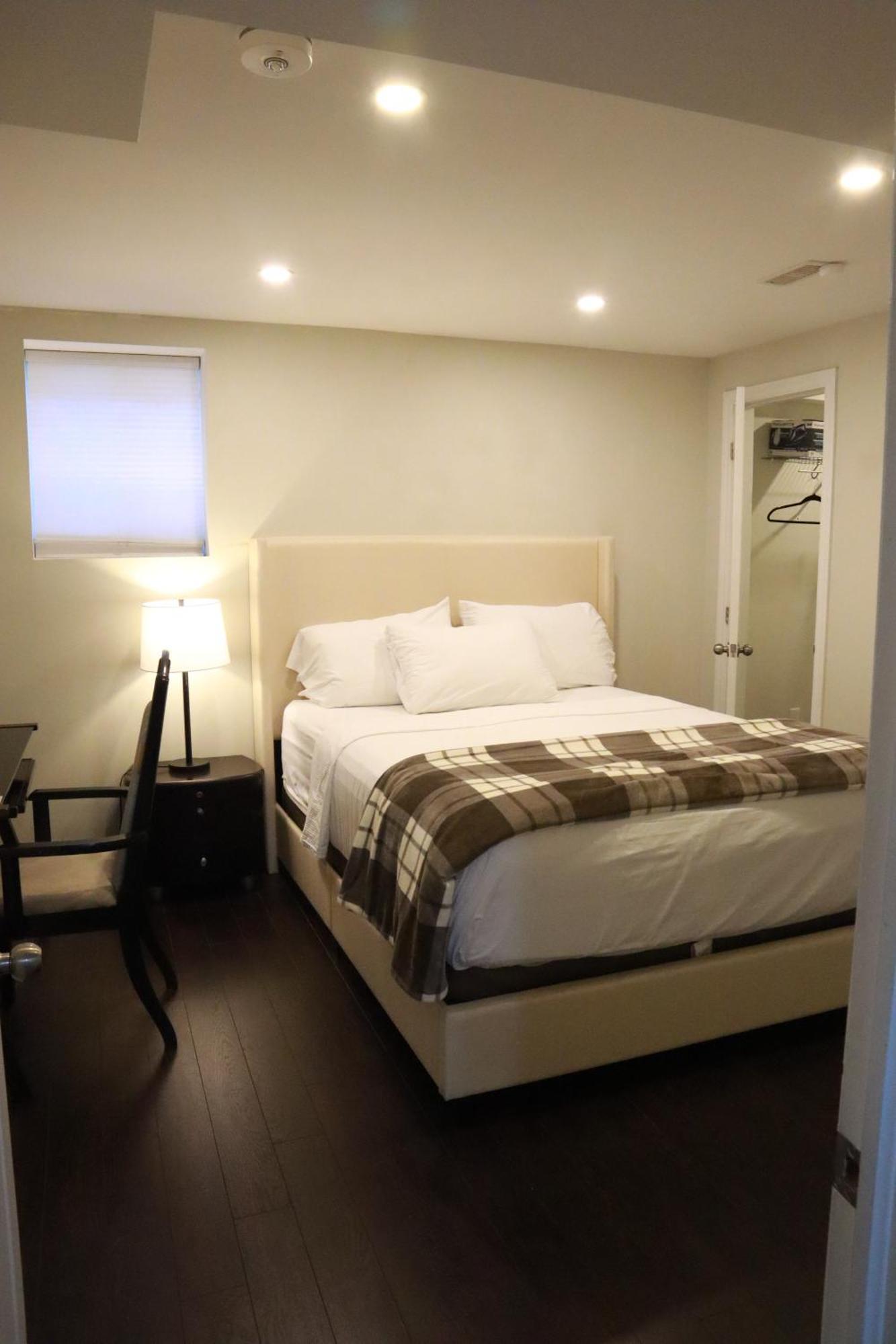 Stunning Furnished 2Bedroom/2Washroom Apartment Brampton Exteriér fotografie