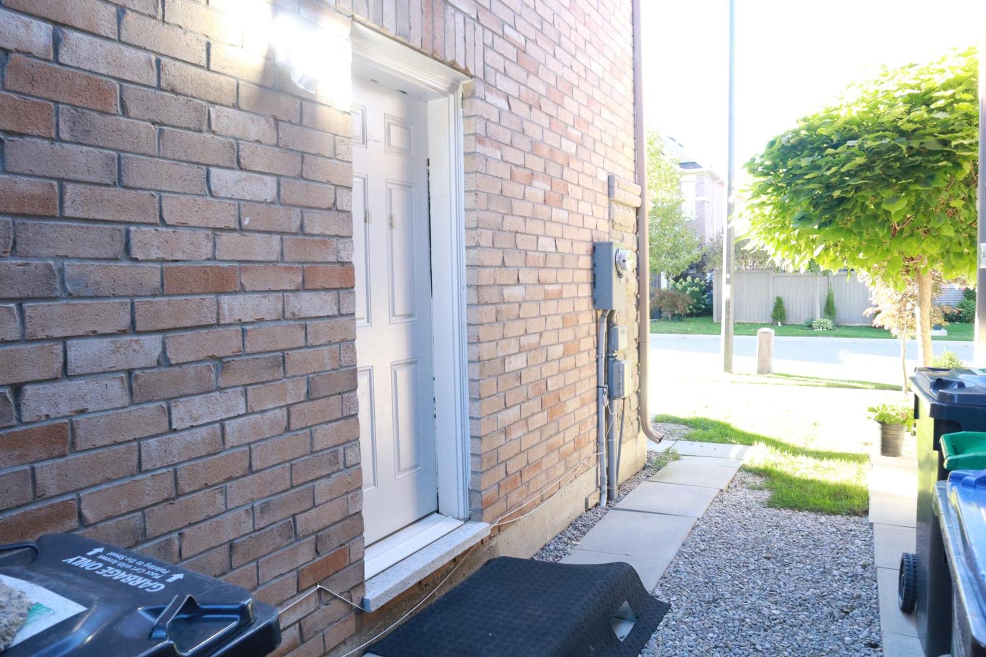 Stunning Furnished 2Bedroom/2Washroom Apartment Brampton Exteriér fotografie