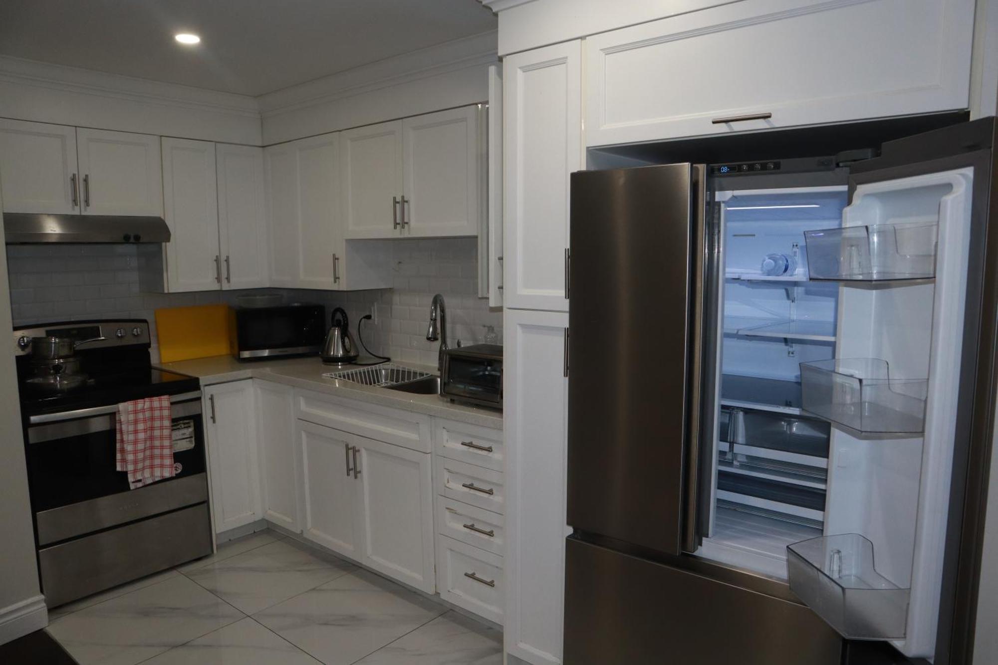 Stunning Furnished 2Bedroom/2Washroom Apartment Brampton Exteriér fotografie