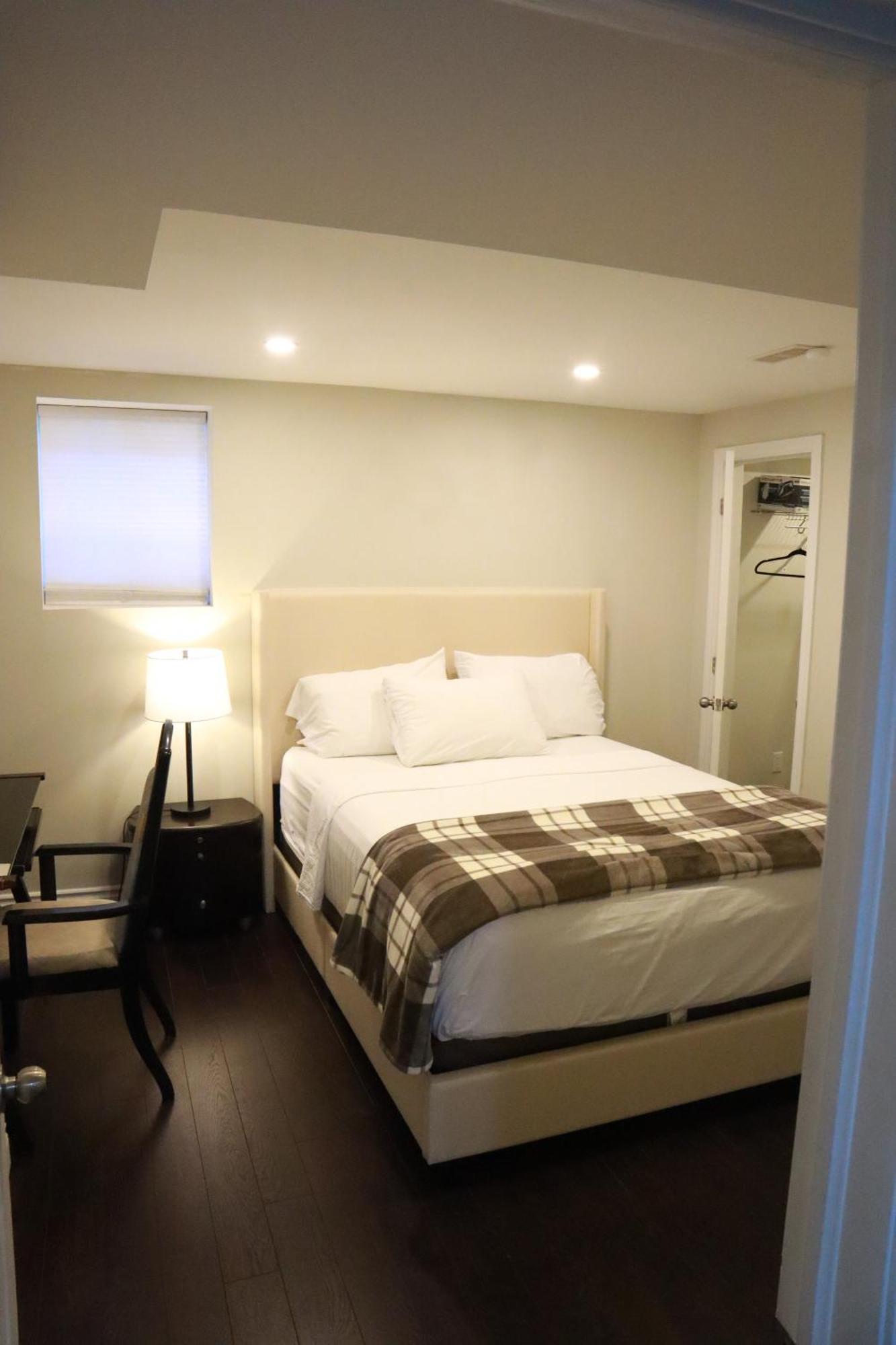 Stunning Furnished 2Bedroom/2Washroom Apartment Brampton Exteriér fotografie