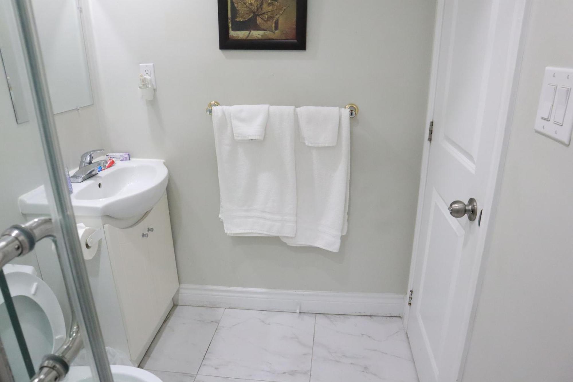 Stunning Furnished 2Bedroom/2Washroom Apartment Brampton Exteriér fotografie
